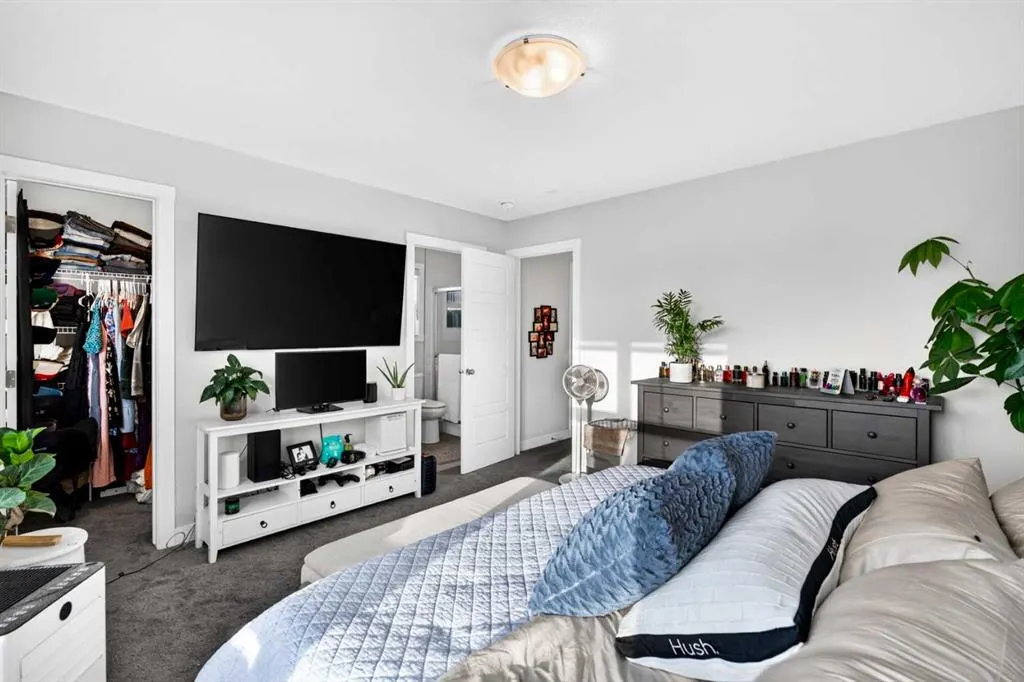 150 Edith Green NW