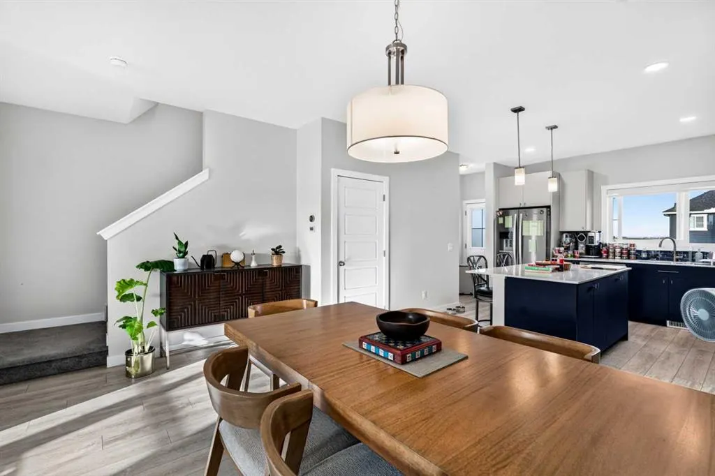 150 Edith Green NW