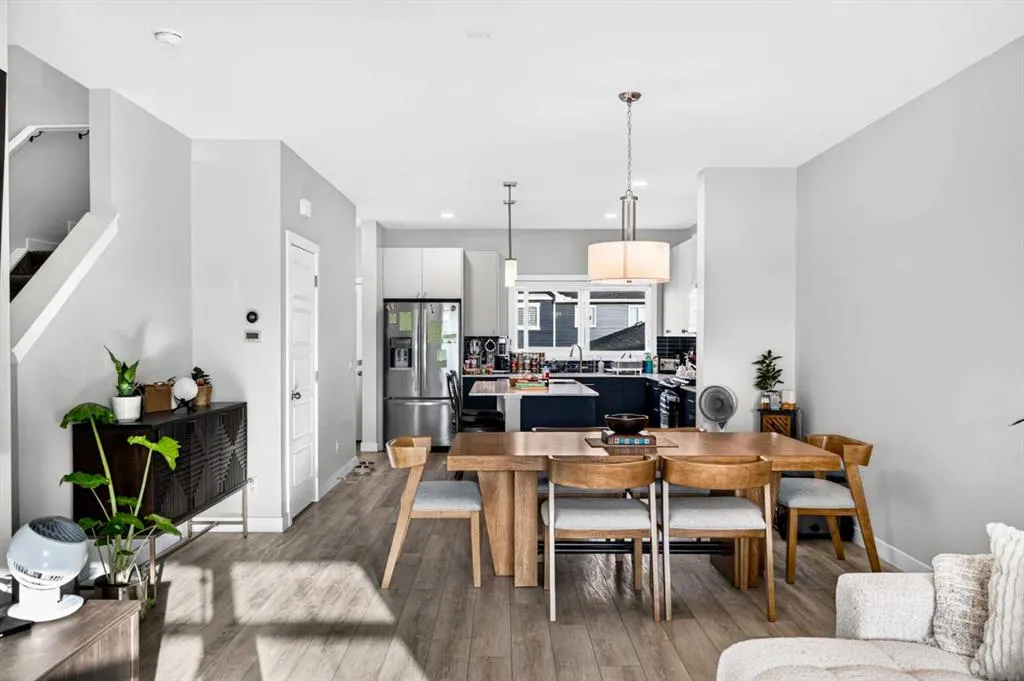 150 Edith Green NW