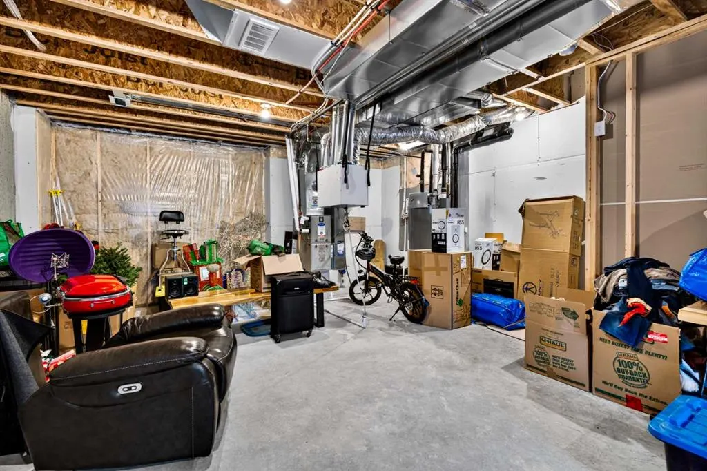 150 Edith Green NW
