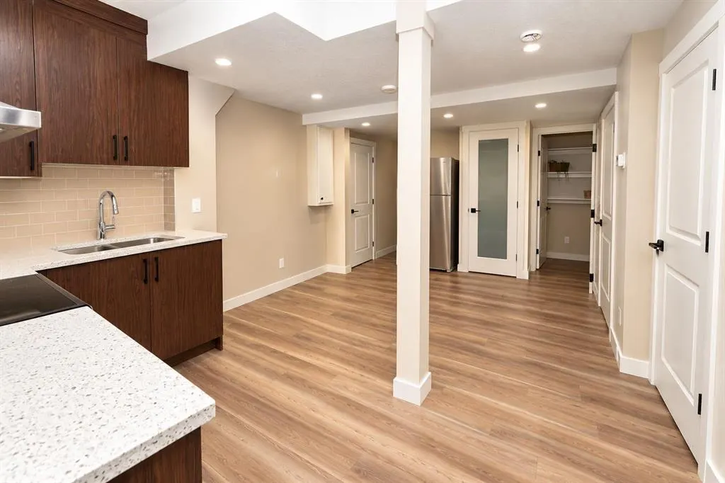 56 Corner Glen Green NE