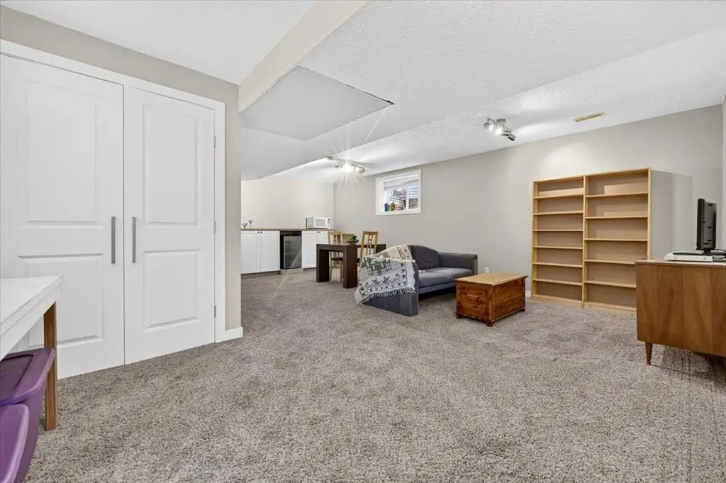 781 Stonehaven Drive