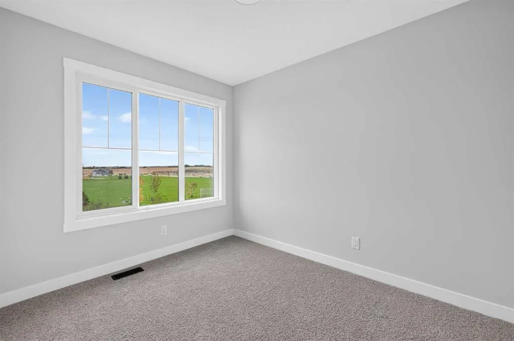 255 Lucas Gate NW