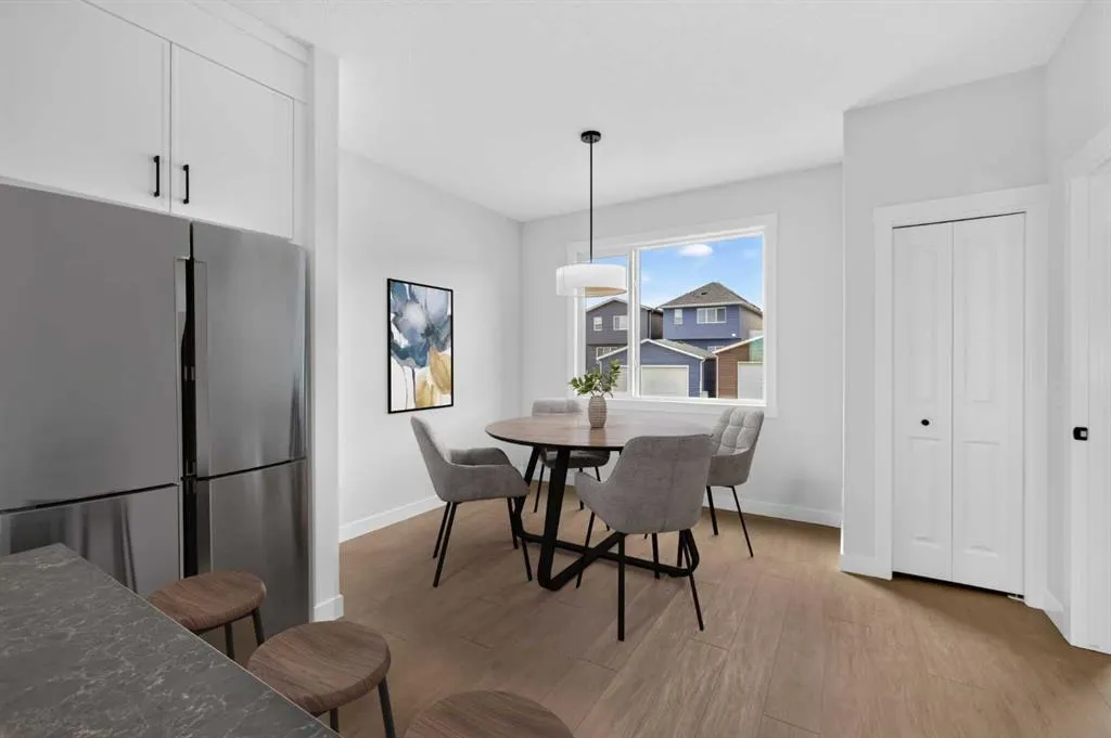 255 Lucas Gate NW