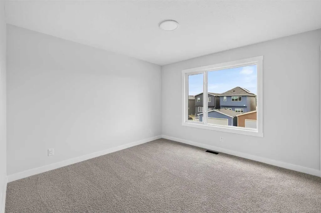 255 Lucas Gate NW