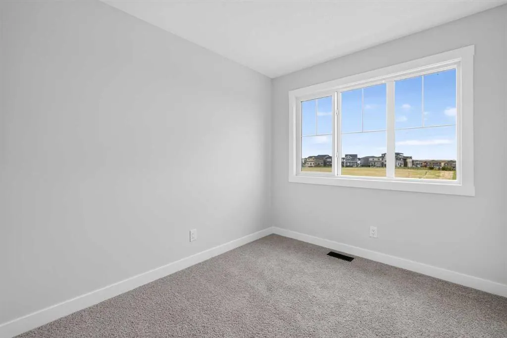 255 Lucas Gate NW