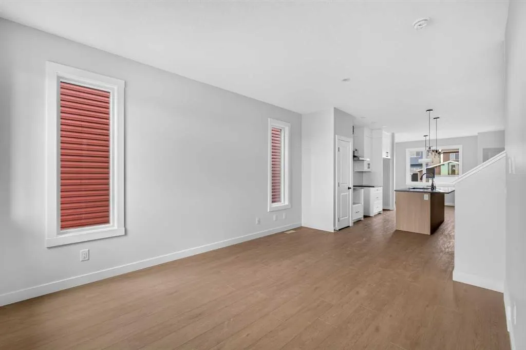 255 Lucas Gate NW