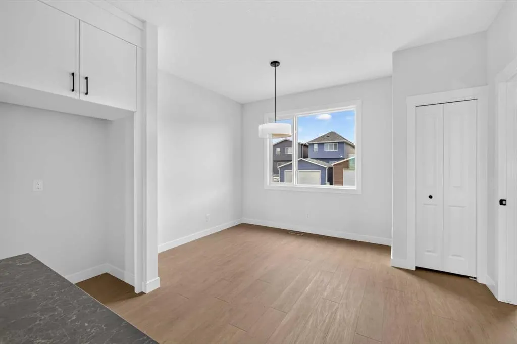 255 Lucas Gate NW