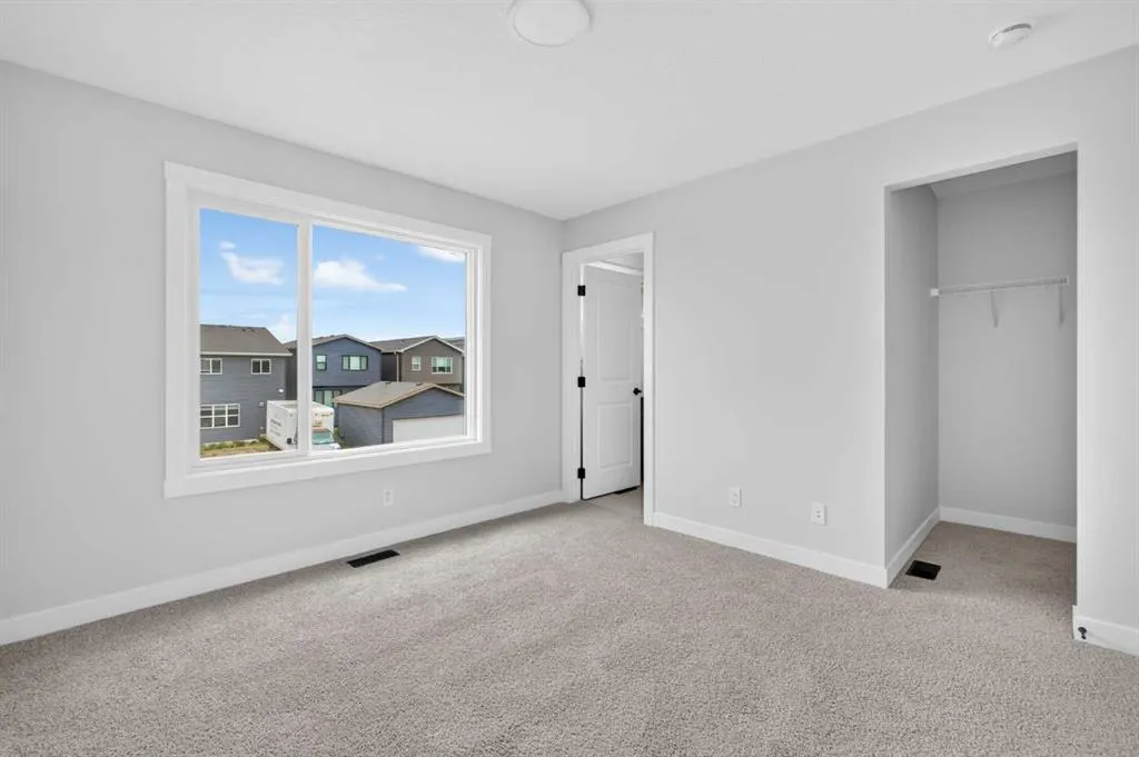 255 Lucas Gate NW