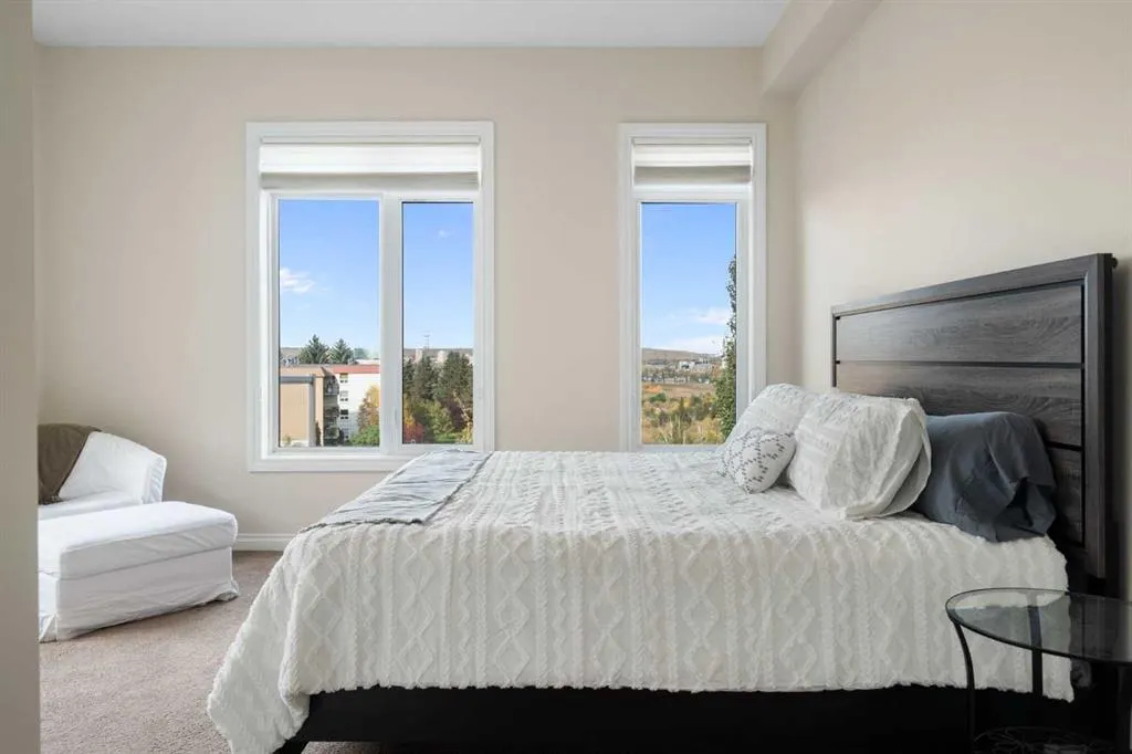 6 Hemlock Crescent SW #405