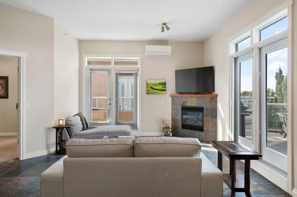 6 Hemlock Crescent SW #405