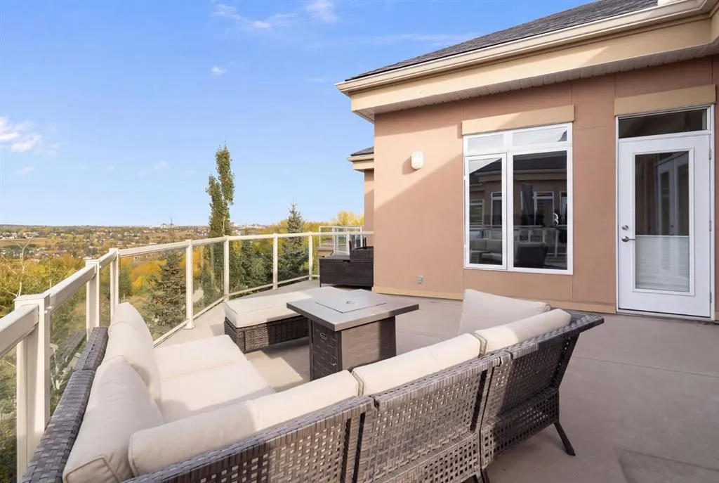 6 Hemlock Crescent SW #405