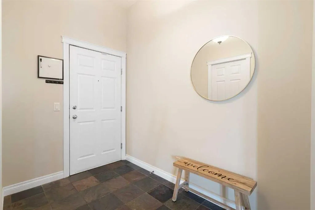 6 Hemlock Crescent SW #405