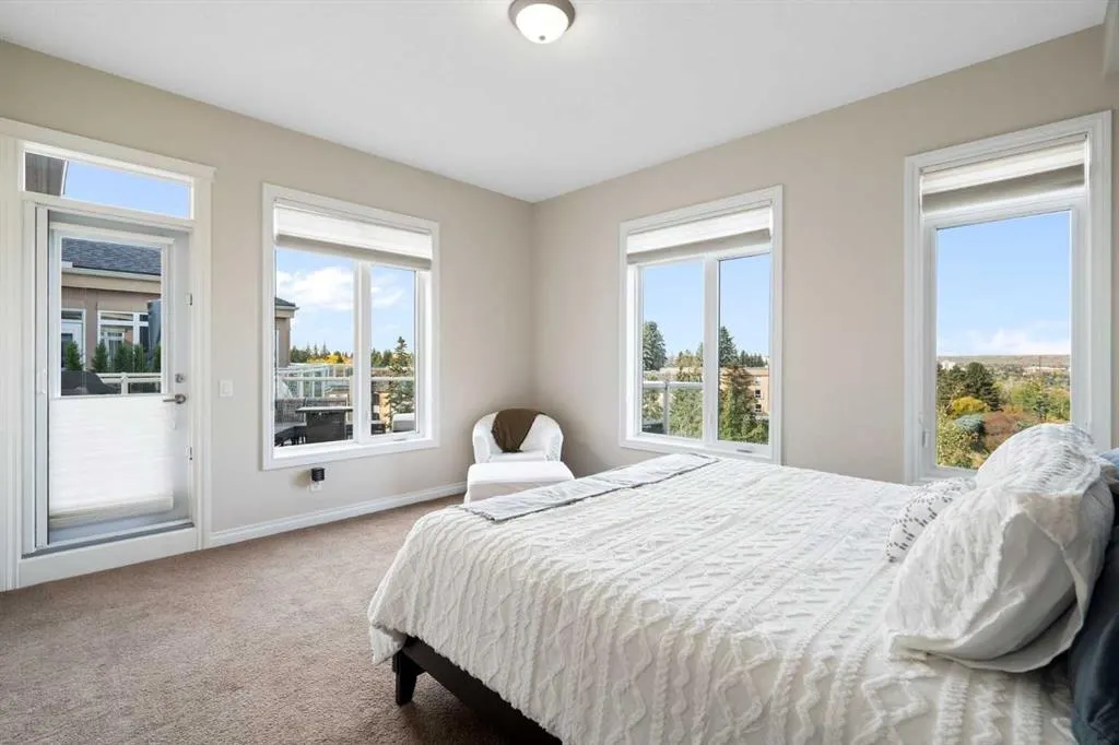 6 Hemlock Crescent SW #405