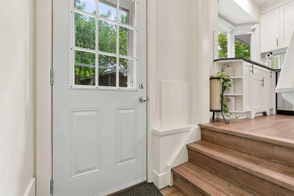 137 Lissington Drive SW