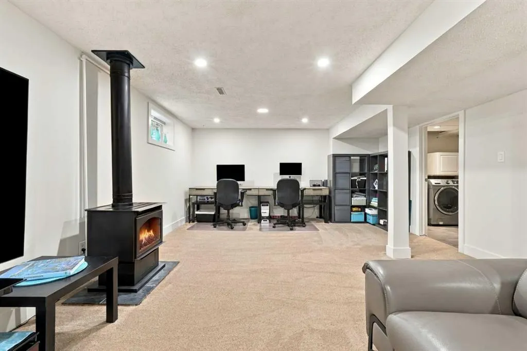 137 Lissington Drive SW
