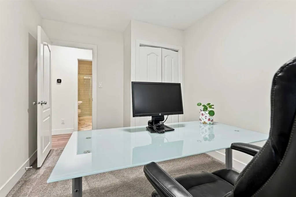137 Lissington Drive SW