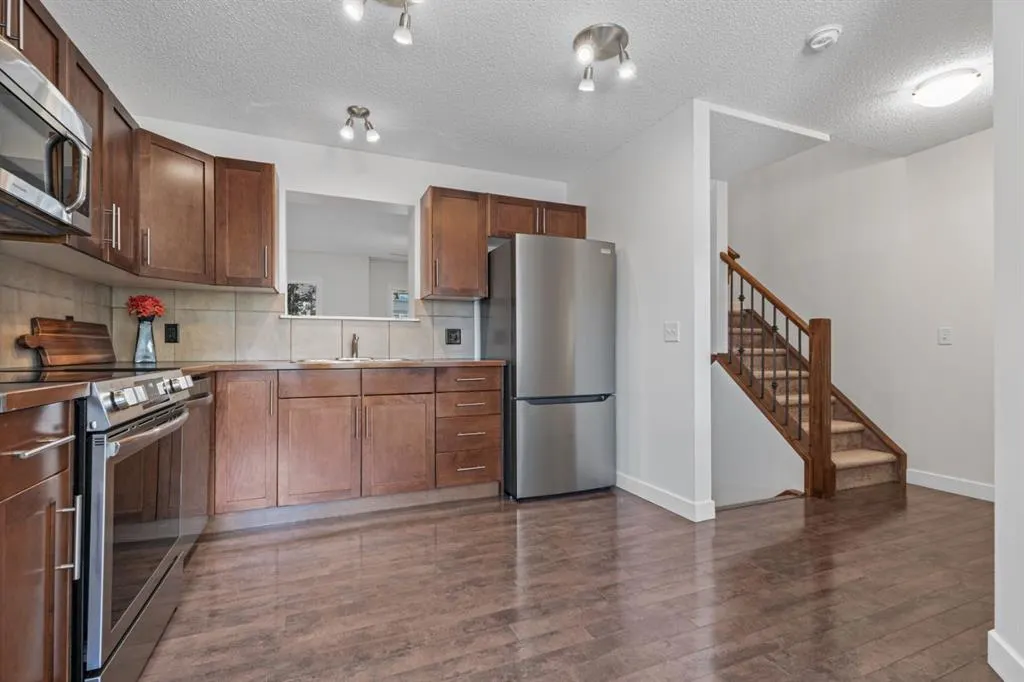103 Panatella Road NW