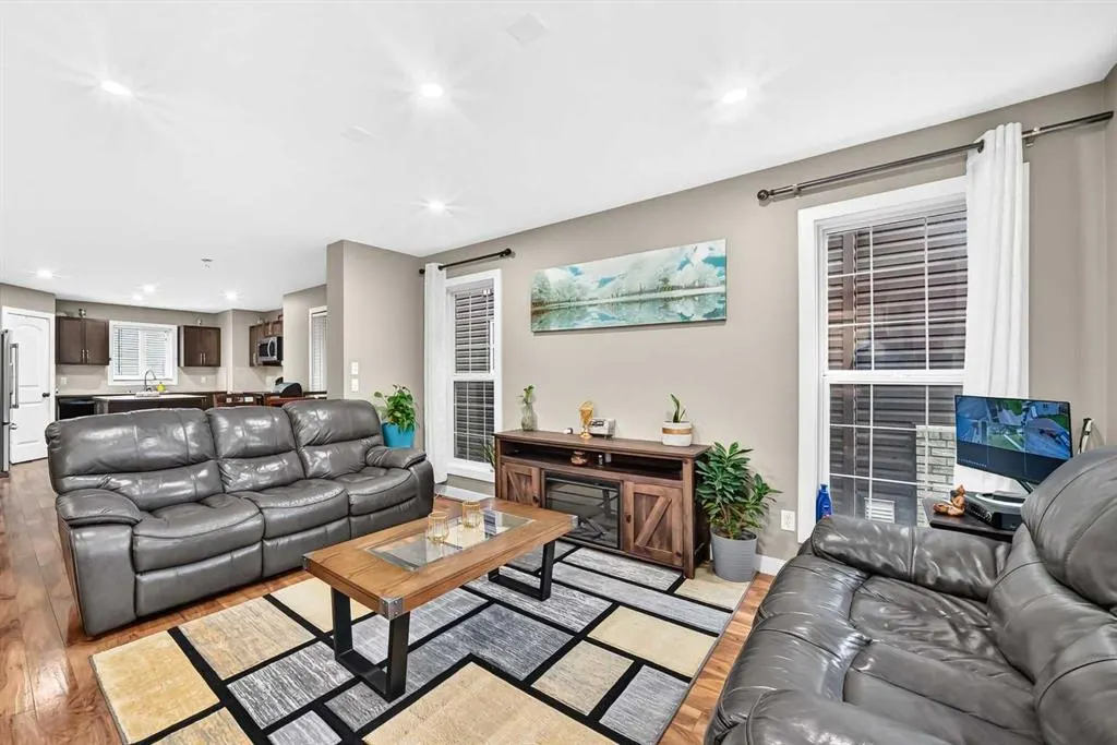 303 Saddlebrook Circle NE
