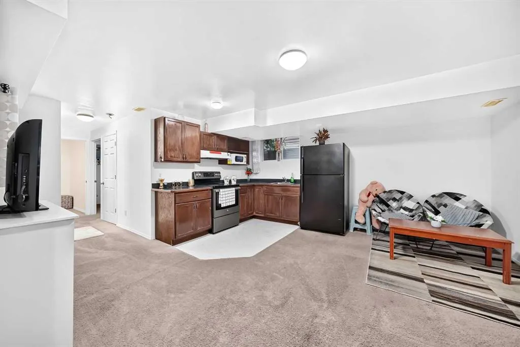 303 Saddlebrook Circle NE
