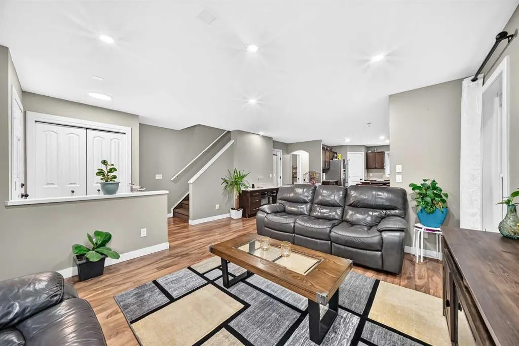 303 Saddlebrook Circle NE
