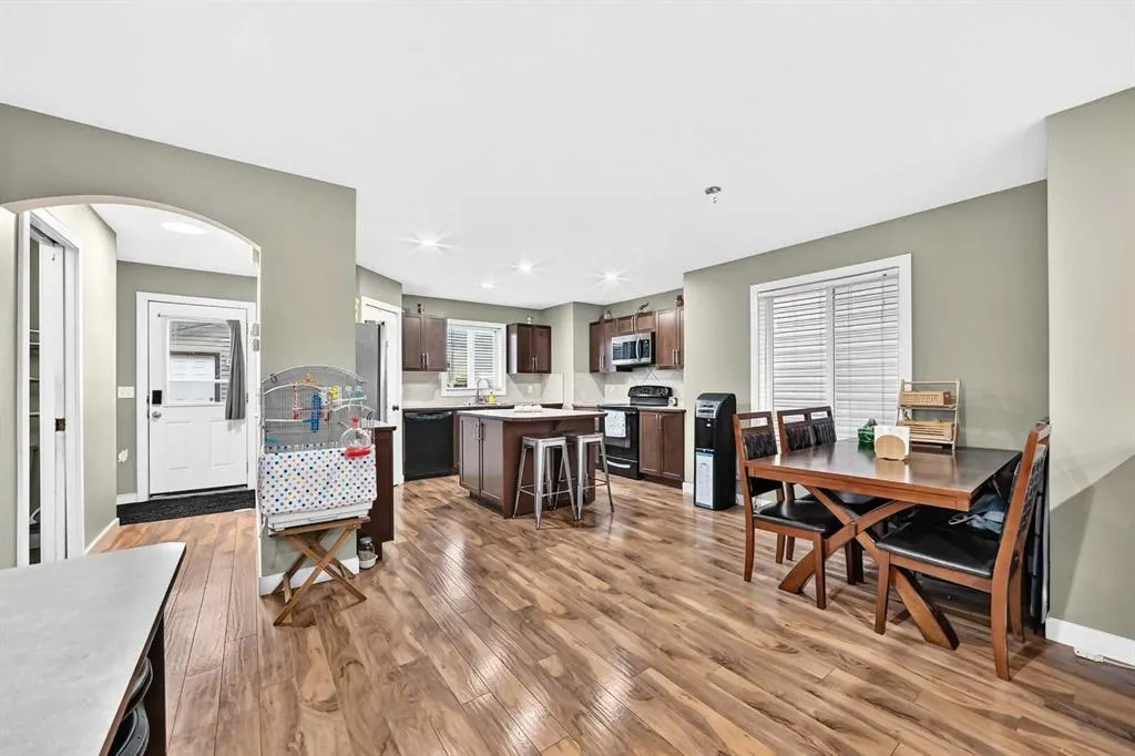 303 Saddlebrook Circle NE