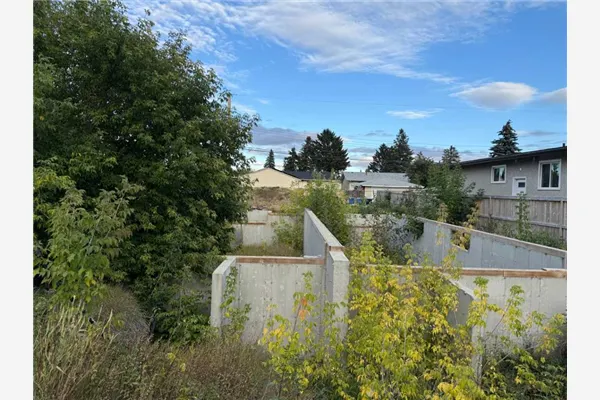 2006 42 Street SE