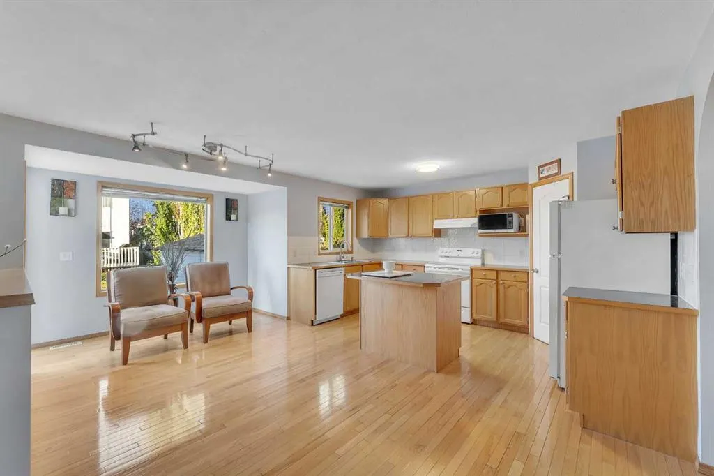 185 West Lakeview Drive