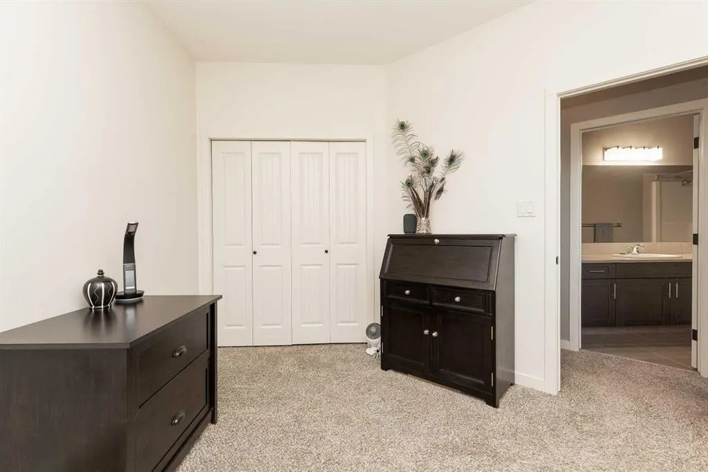 634 Canyonview Landing W