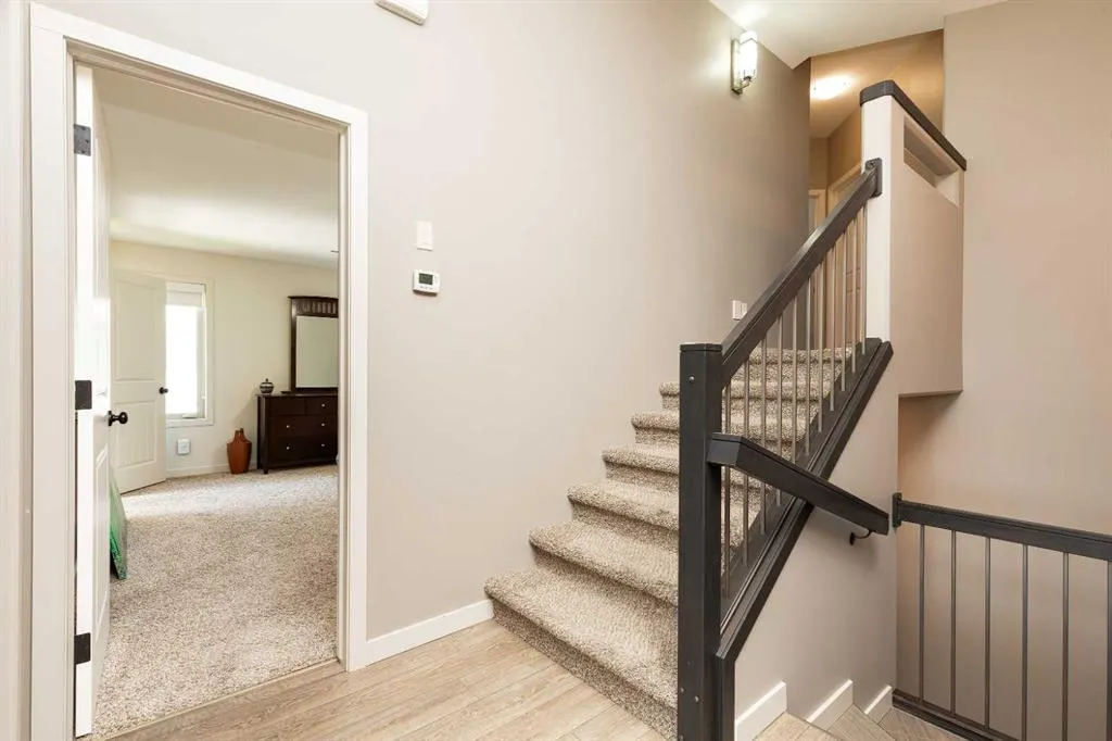 634 Canyonview Landing W