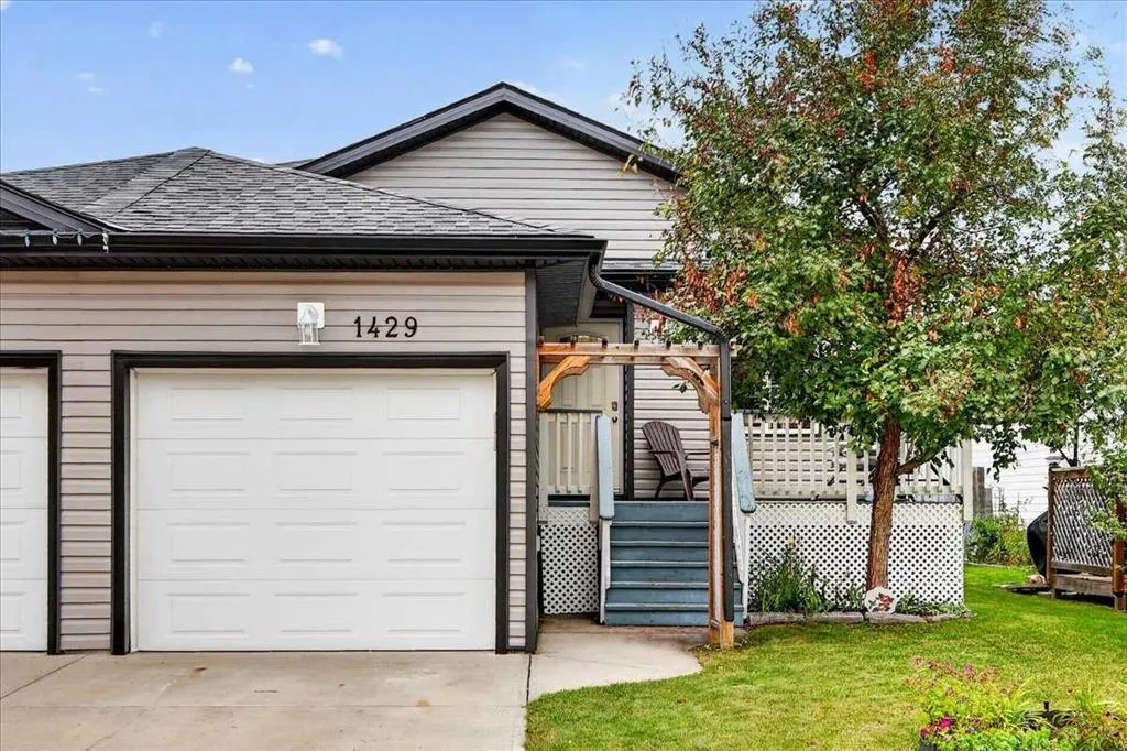 1429 Strathcona Way