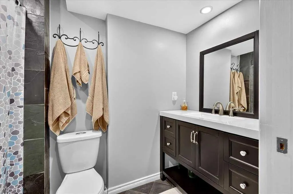 1429 Strathcona Way