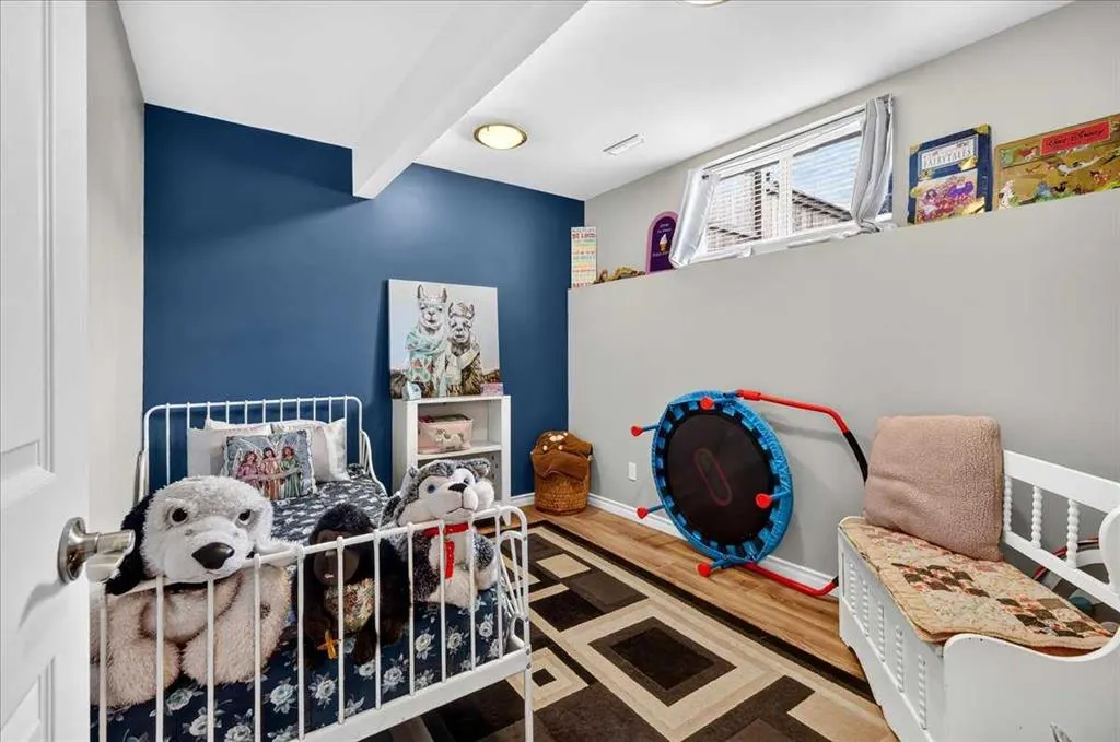 1429 Strathcona Way