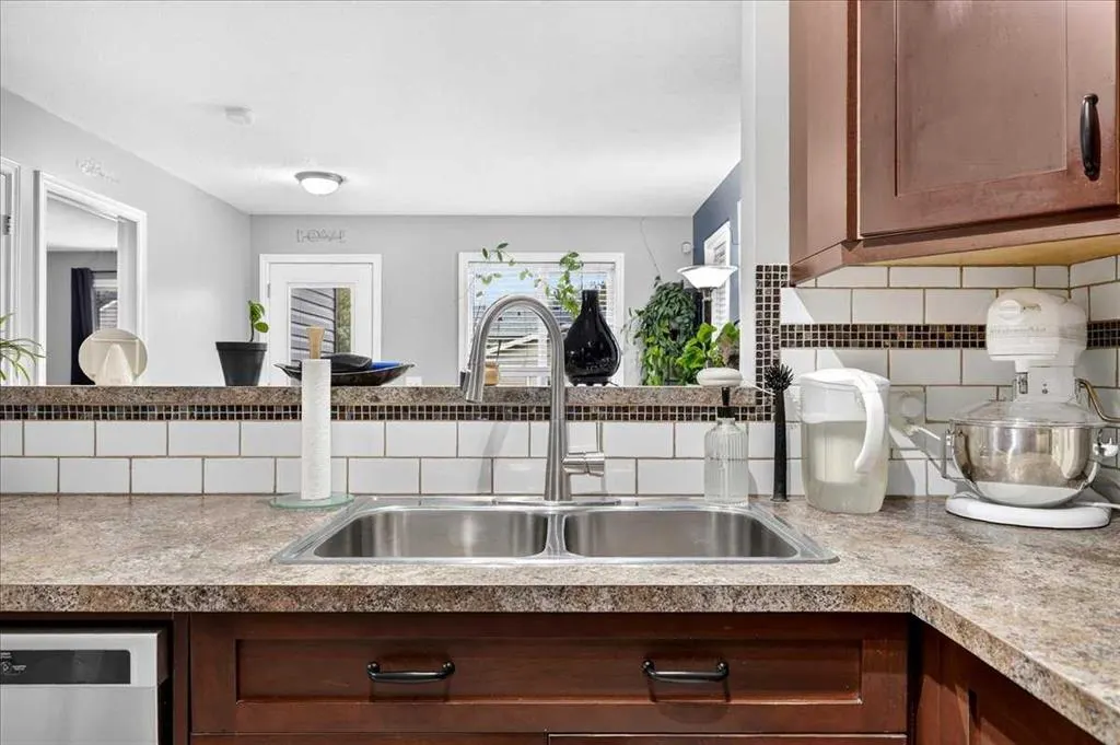 1429 Strathcona Way