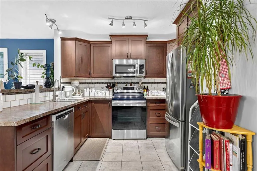 1429 Strathcona Way