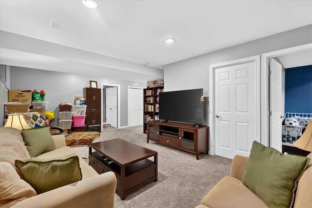 1429 Strathcona Way