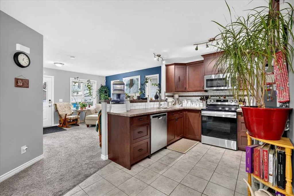 1429 Strathcona Way