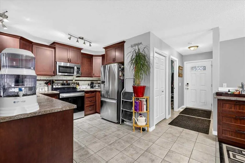 1429 Strathcona Way