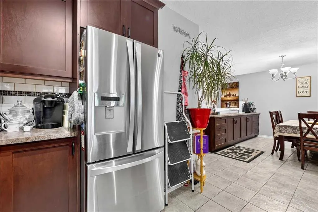 1429 Strathcona Way