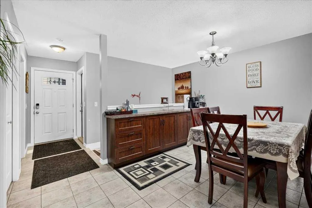 1429 Strathcona Way