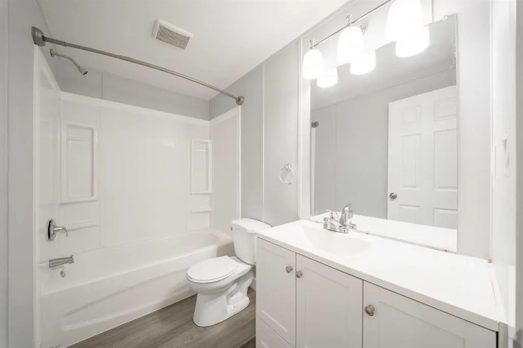 6220 17 Avenue SE #215