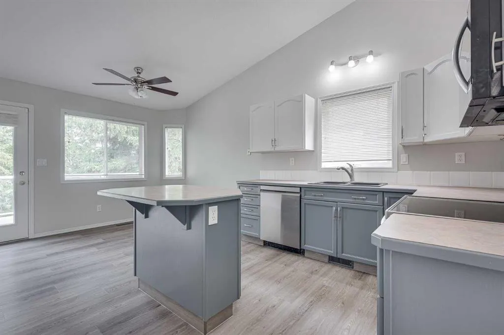 42 Westglen Boulevard