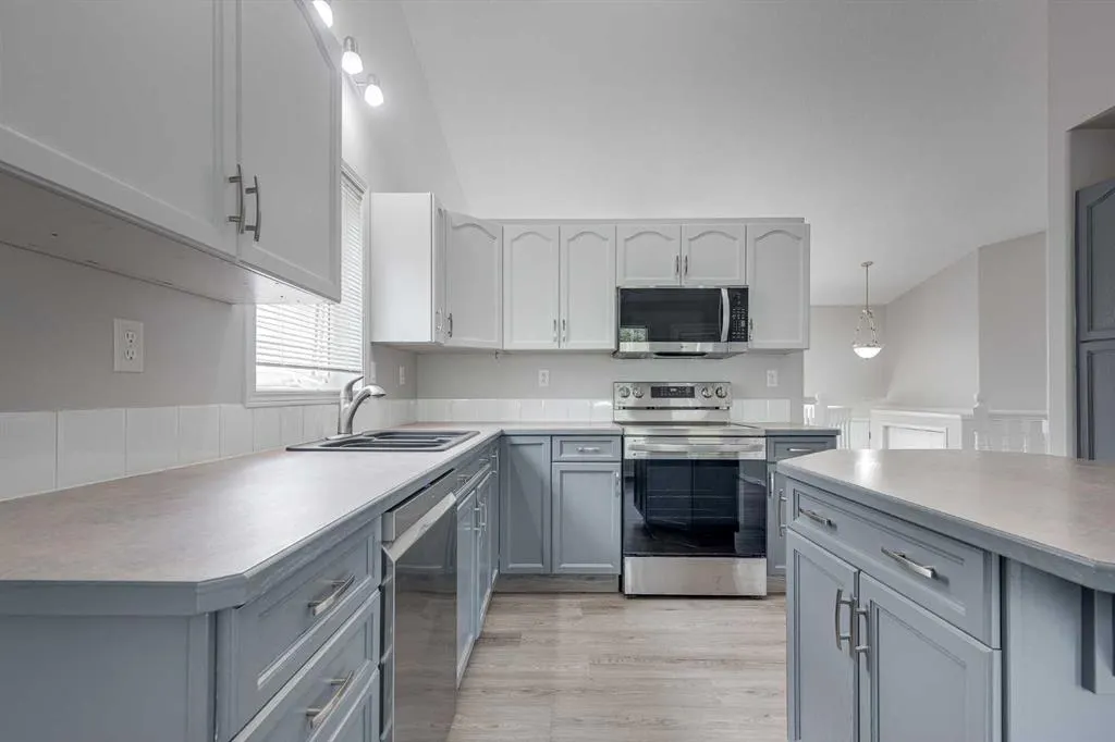 42 Westglen Boulevard
