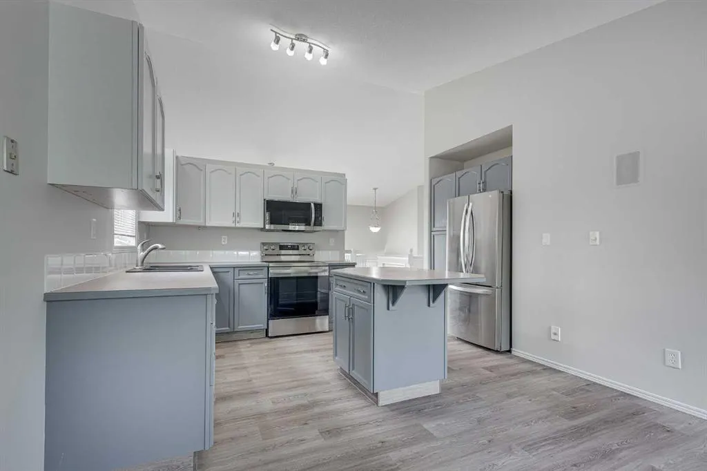 42 Westglen Boulevard