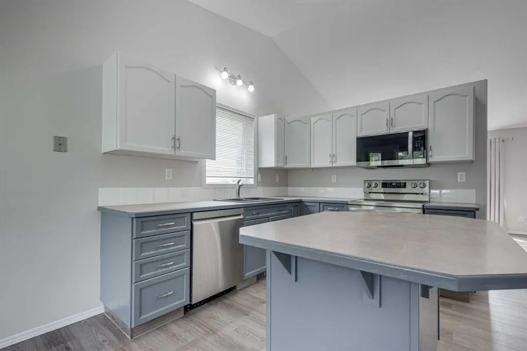 42 Westglen Boulevard