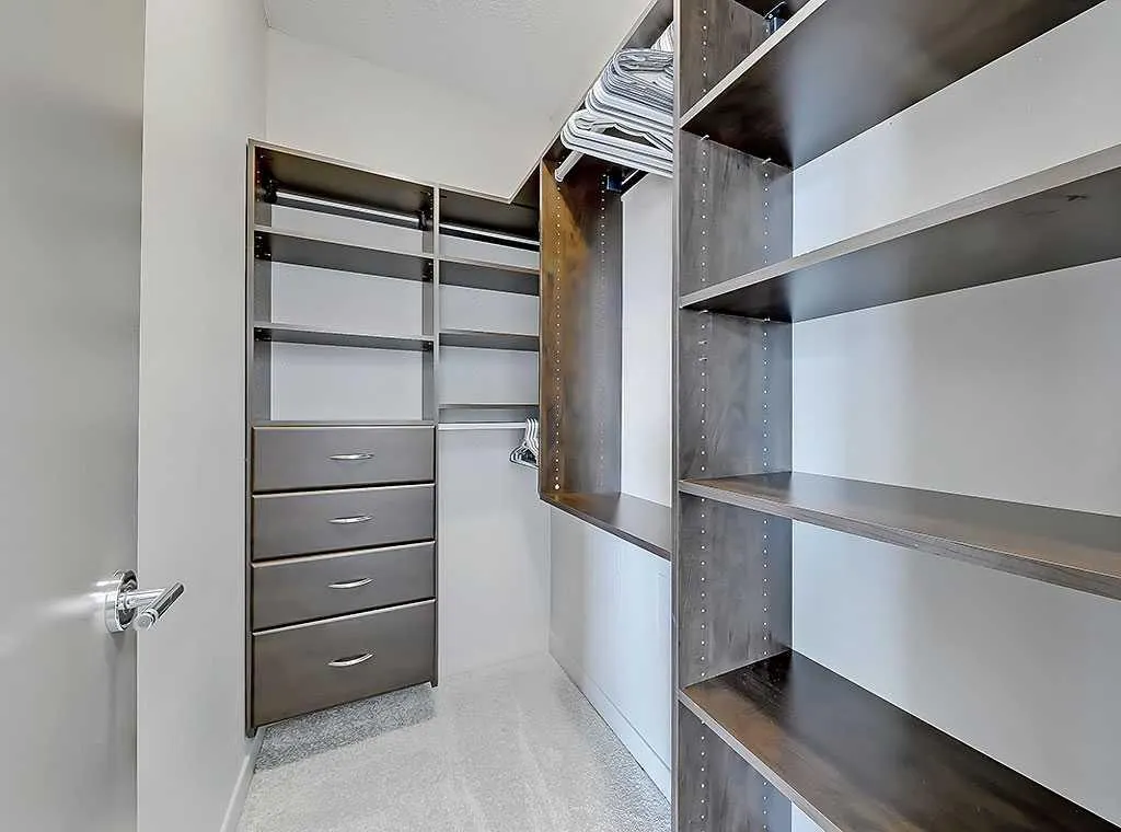 220 12 Avenue SE #902