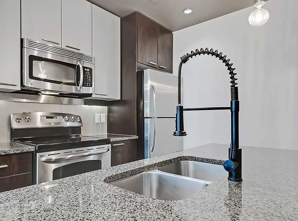 220 12 Avenue SE #902