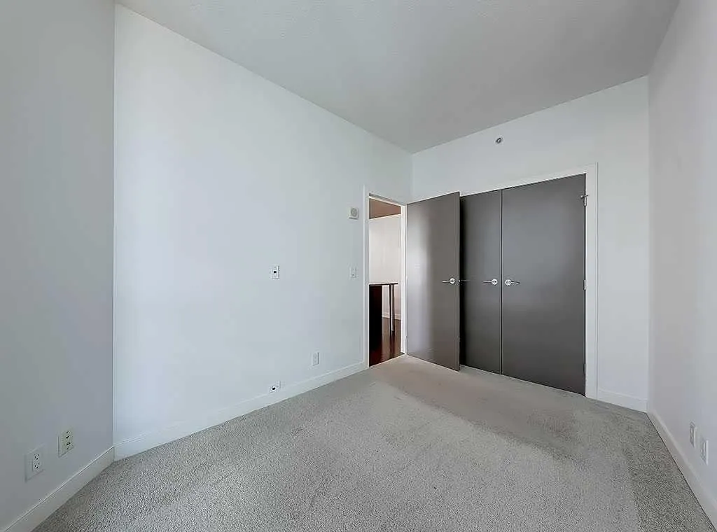 220 12 Avenue SE #902