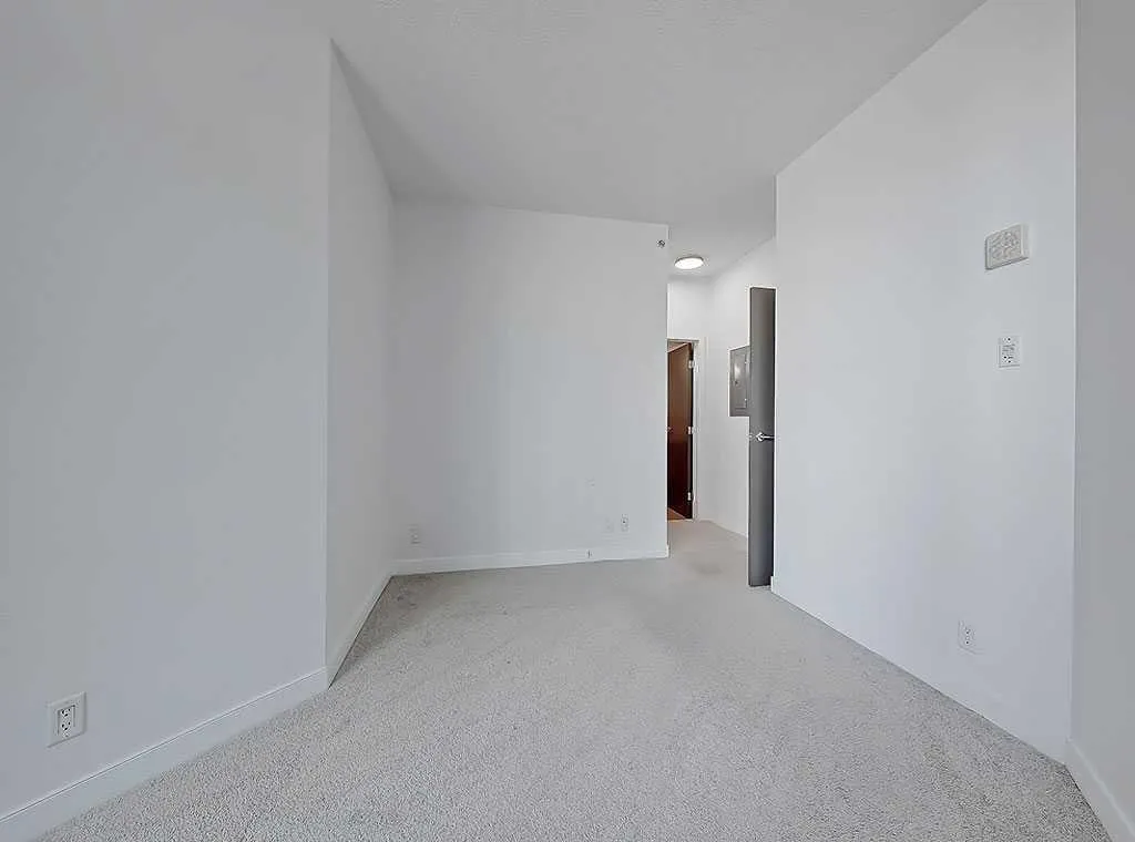 220 12 Avenue SE #902