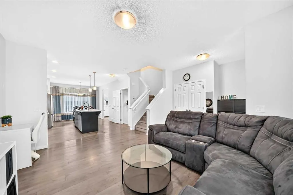 246 Walgrove Terrace SE
